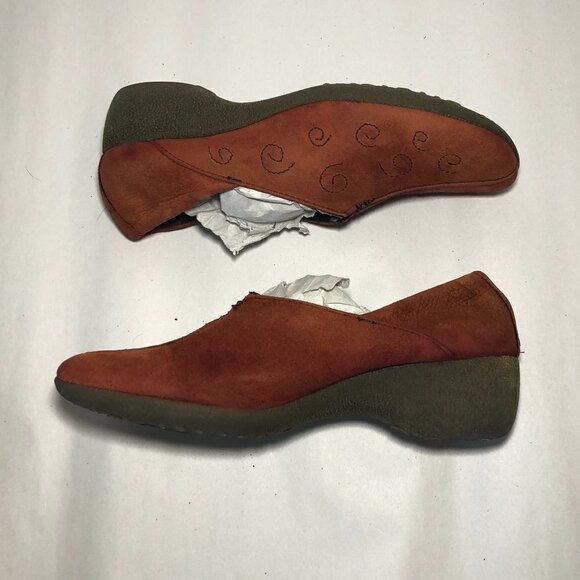 PRIVO Loafers Women's Size 6 Red Black Slip On Slip On Faux Suede - Picture 7 of 9